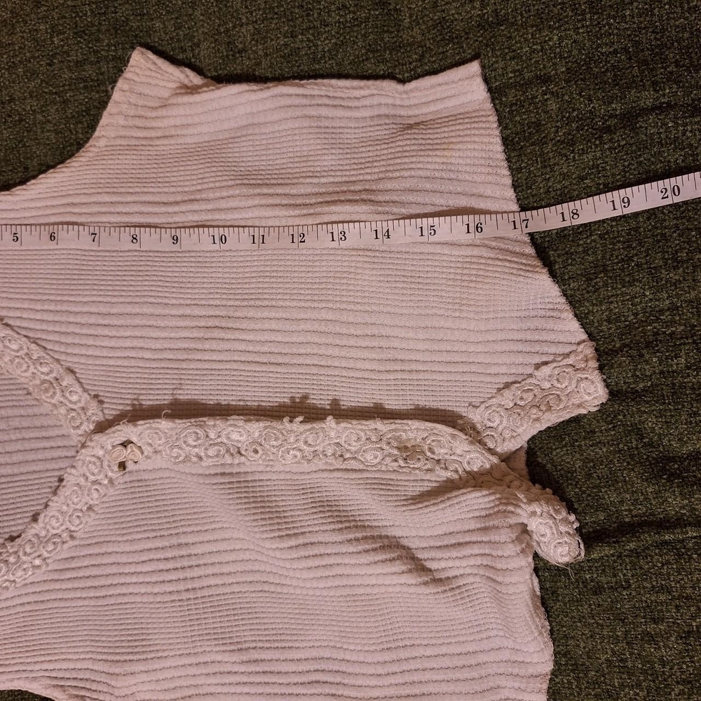 White Sleeveless Knit Top with Lace Trim - Picture 3 of 5